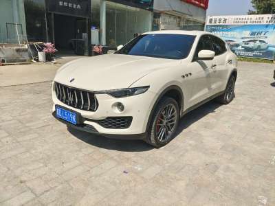 2018年10月 瑪莎拉蒂 Levante 3.0T 350Hp 經(jīng)典版圖片