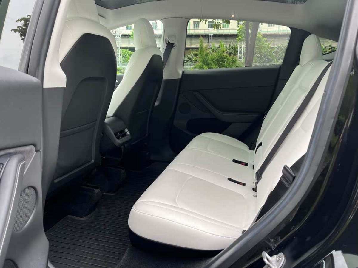 特斯拉 Model Y  2022款 改款 后輪驅(qū)動版圖片