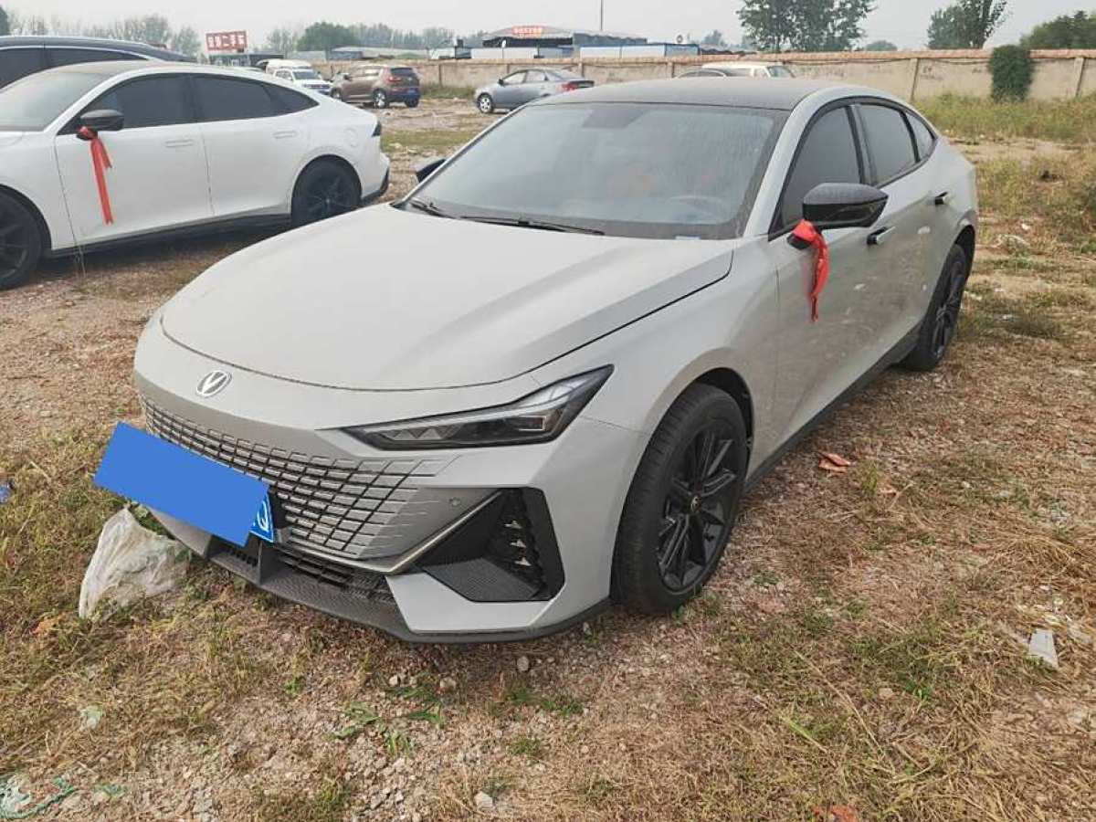 2022年8月長(zhǎng)安 長(zhǎng)安UNI-V  2022款 1.5T 尊貴型