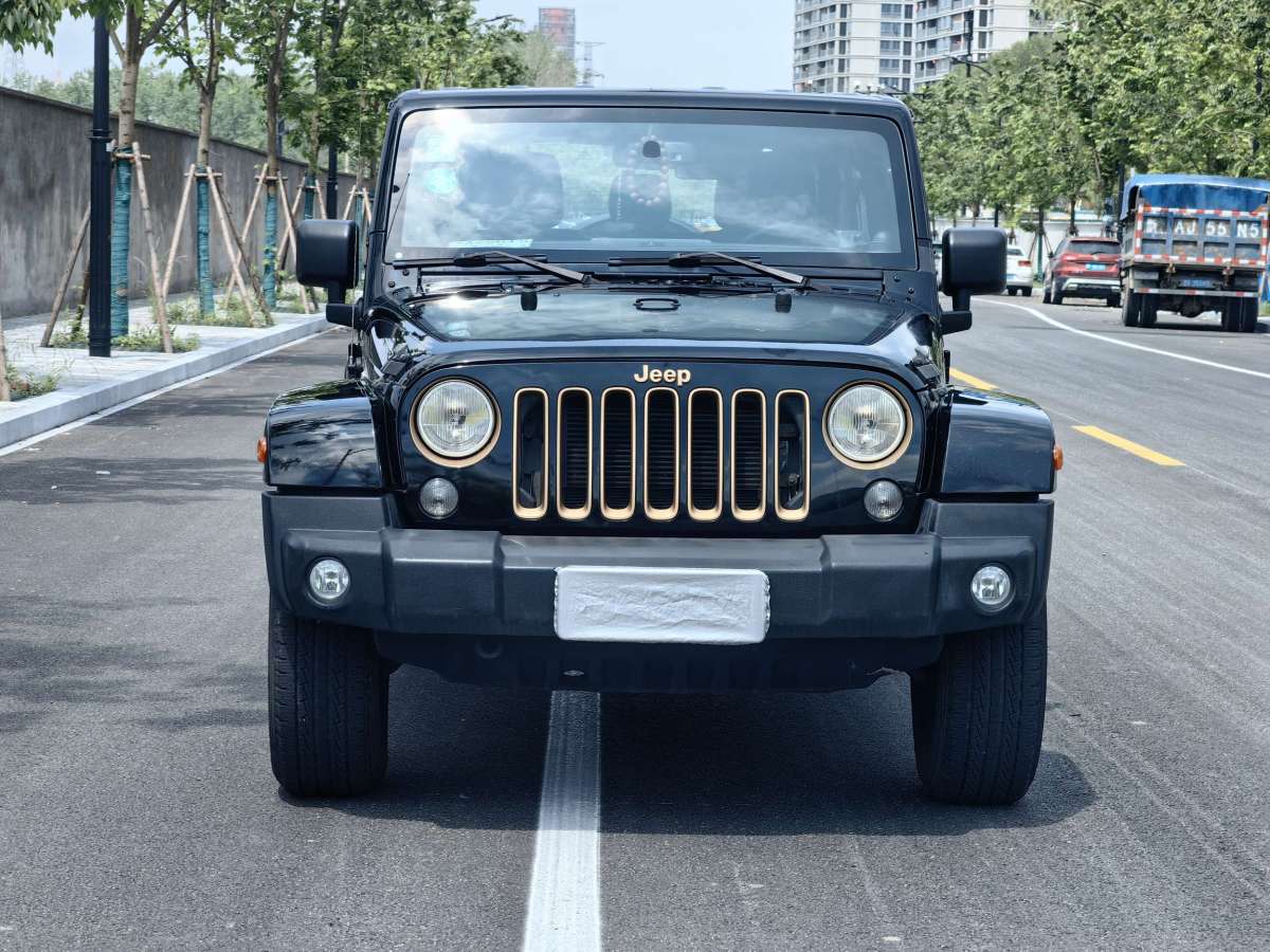 2014年8月Jeep 牧马人  2014款 3.6L 龙腾典藏版
