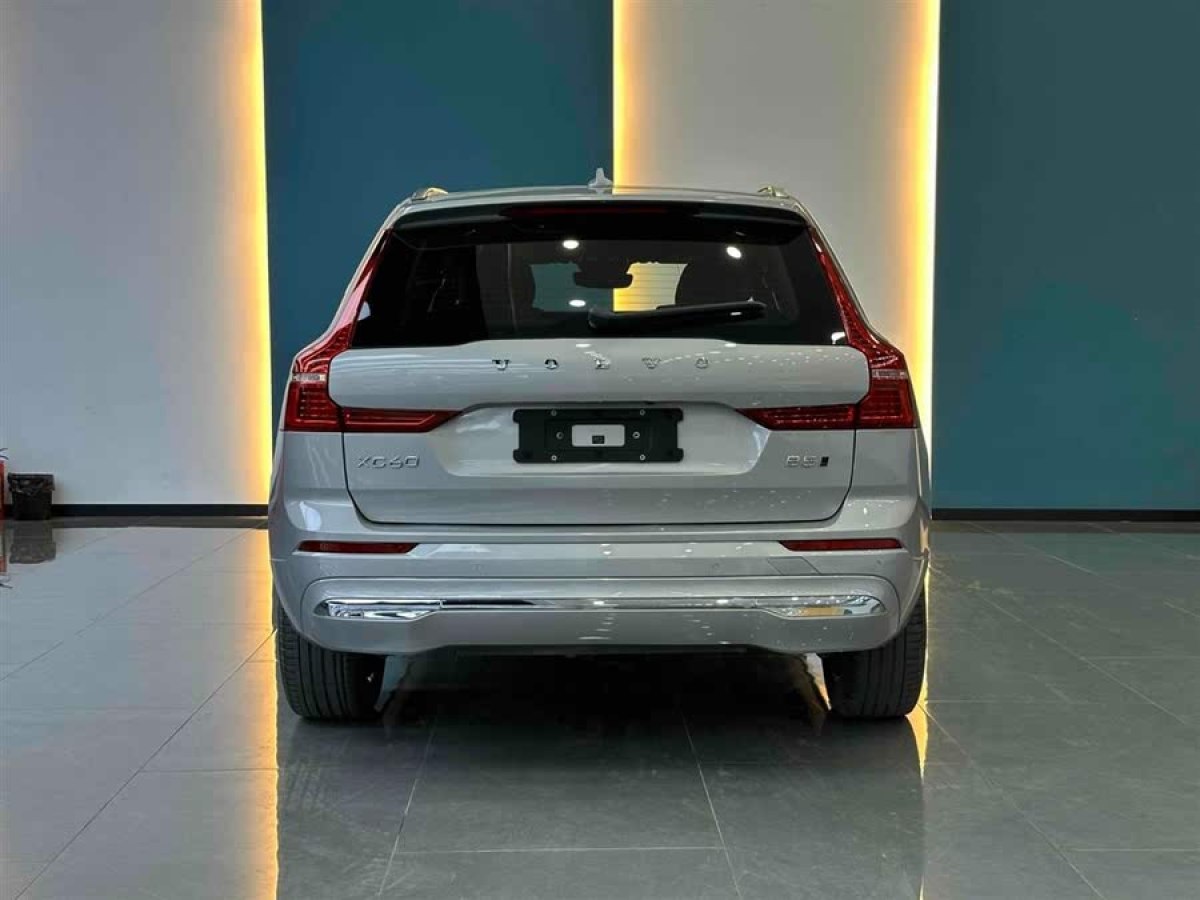 沃爾沃 XC60  2021款 T5 四驅(qū)智遠(yuǎn)豪華版圖片