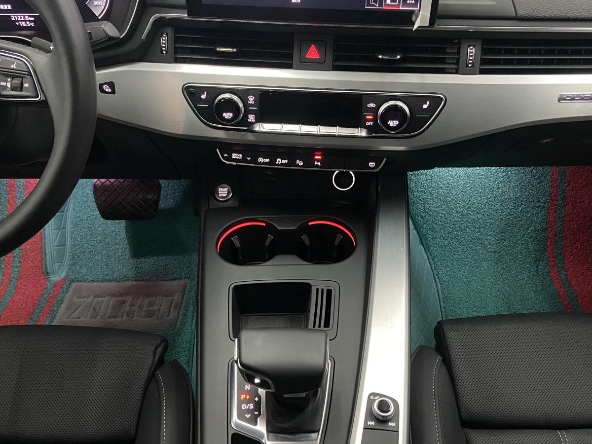 奧迪 奧迪A4L  2020款 40 TFSI quattro 豪華動感型圖片