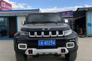 BJ40 北京 2.0T 自動(dòng)四驅(qū)城市獵人版?zhèn)b客型