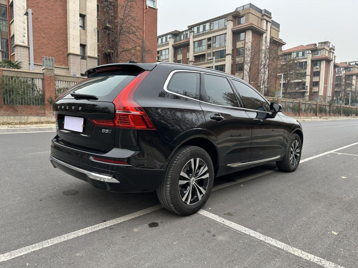 沃爾沃 XC60  2023款 B5 四驅(qū)智逸豪華版圖片