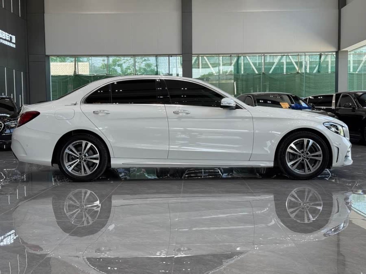 奔馳 奔馳C級(jí)  2019款 改款 C 260 L 運(yùn)動(dòng)版圖片