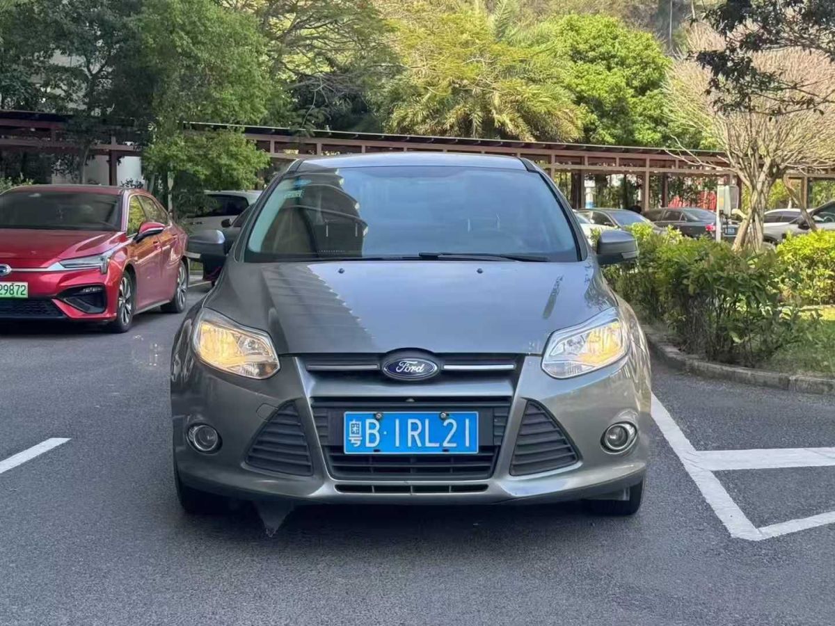 福特 福克斯  2013款 2.0T ST 標(biāo)準(zhǔn)版圖片