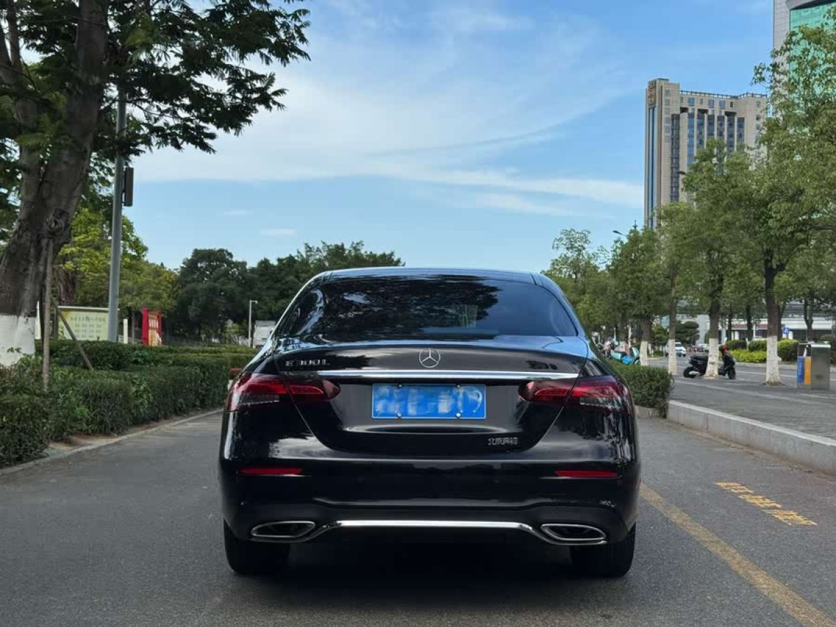 奔馳 奔馳E級  2021款 改款 E 300 L 運動時尚型圖片