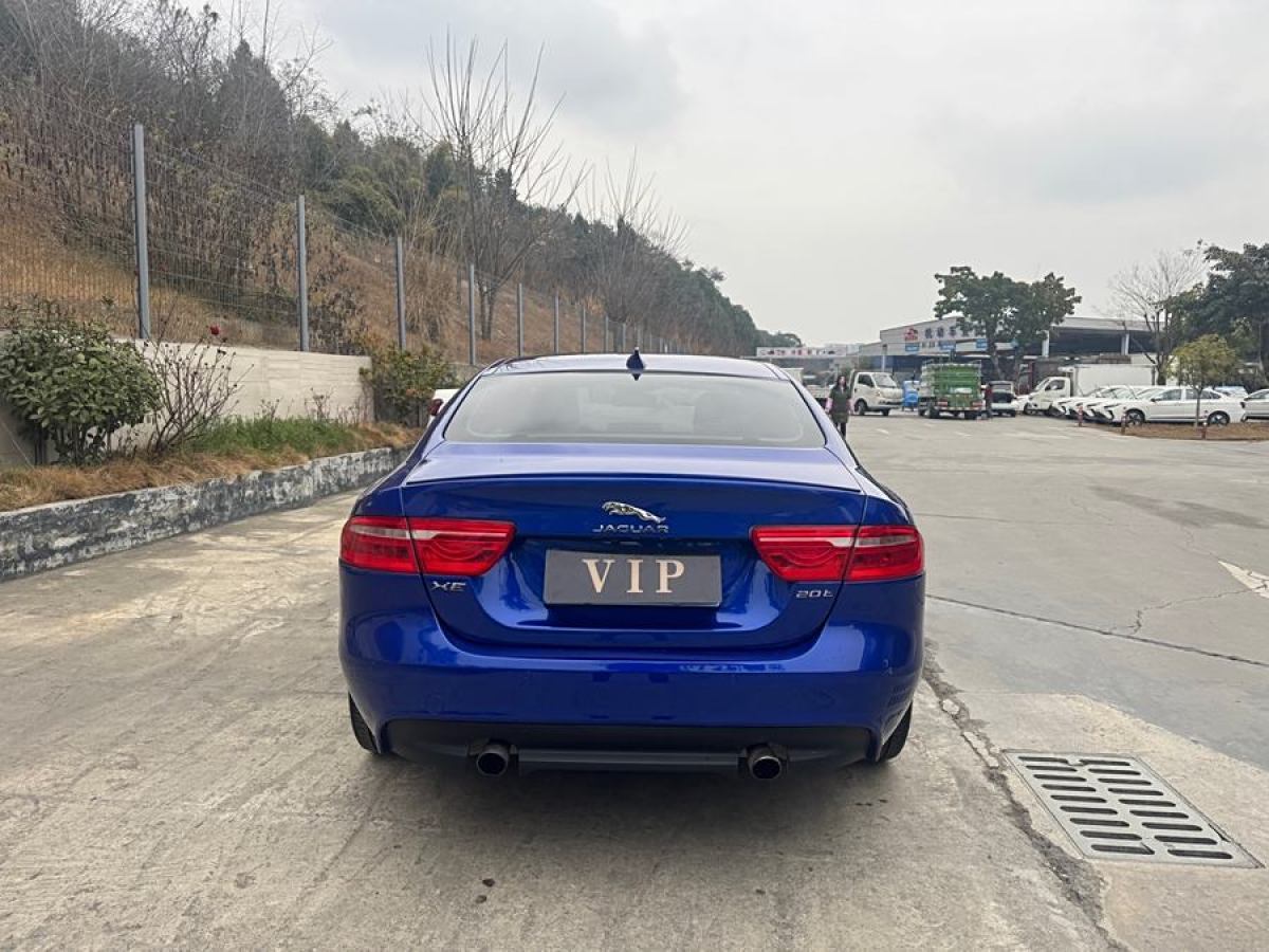 捷豹 XE  2018款 2.0T 200PS 兩驅(qū)R-Sport運(yùn)動(dòng)版圖片