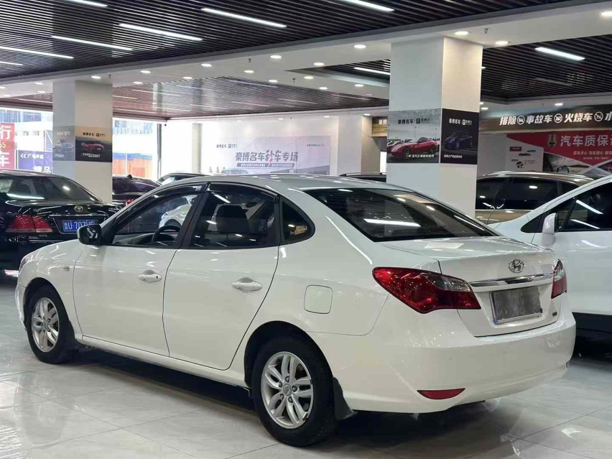 現(xiàn)代 悅動  2011款 1.6L 自動頂級型圖片