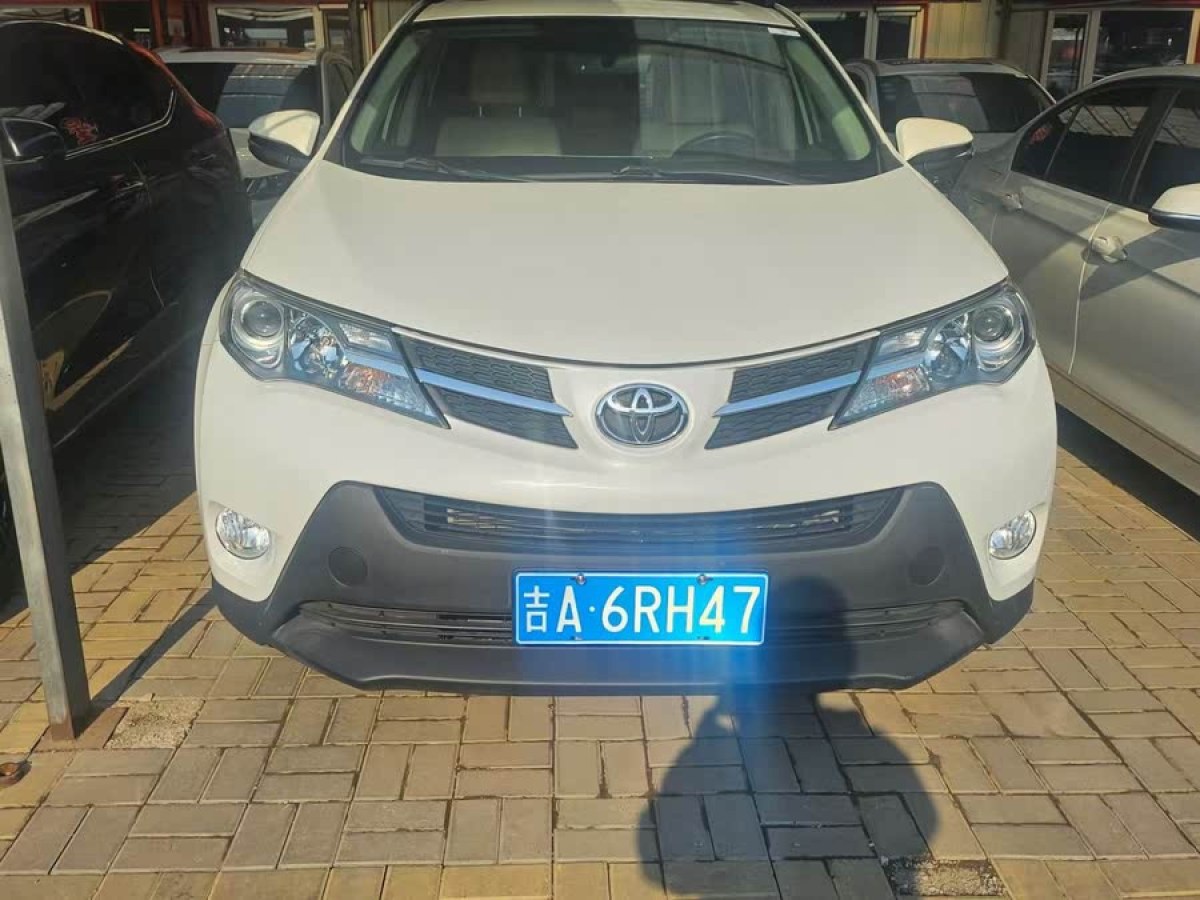 豐田 RAV4榮放  2015款 2.0L CVT四驅(qū)新銳版圖片