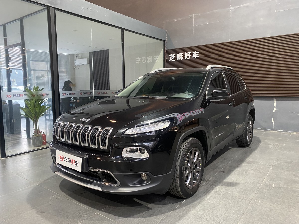 jeep 自由光 2020款 2.0l 兩驅經典運動版圖片