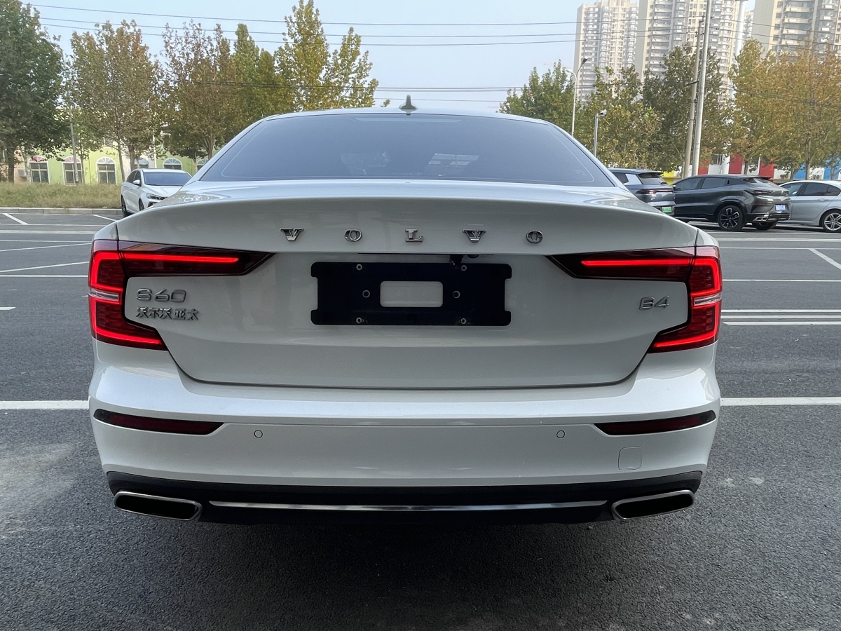 沃爾沃 S60L  2022款 B4 智逸豪華版圖片