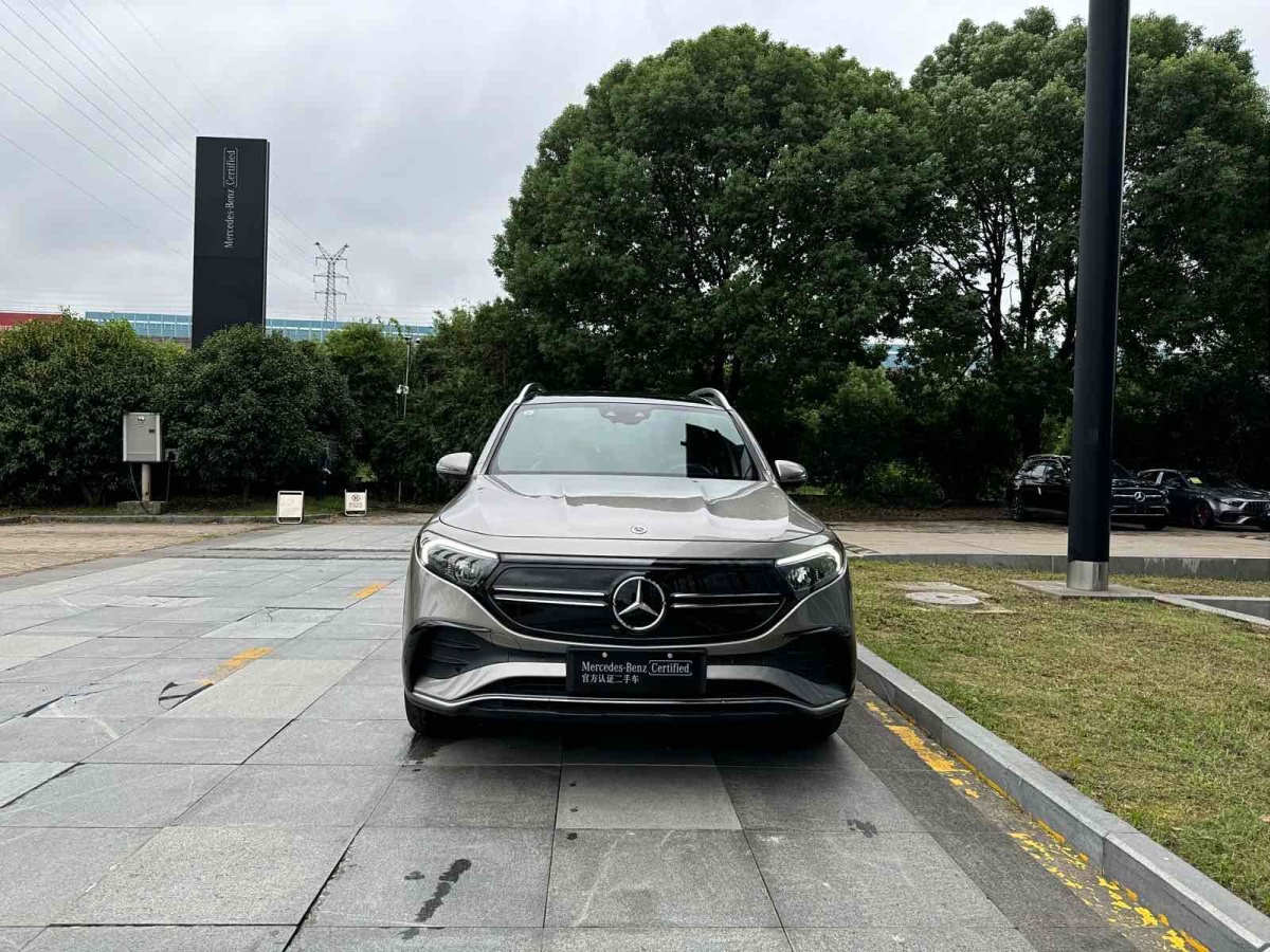 奔馳 奔馳EQB  2022款 EQB 350 4MATIC 首發(fā)特別版圖片