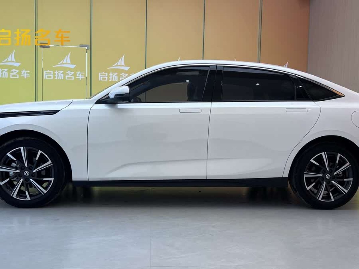 長(zhǎng)安 逸動(dòng)  2024款 1.5T GDI自動(dòng) 尊貴型圖片