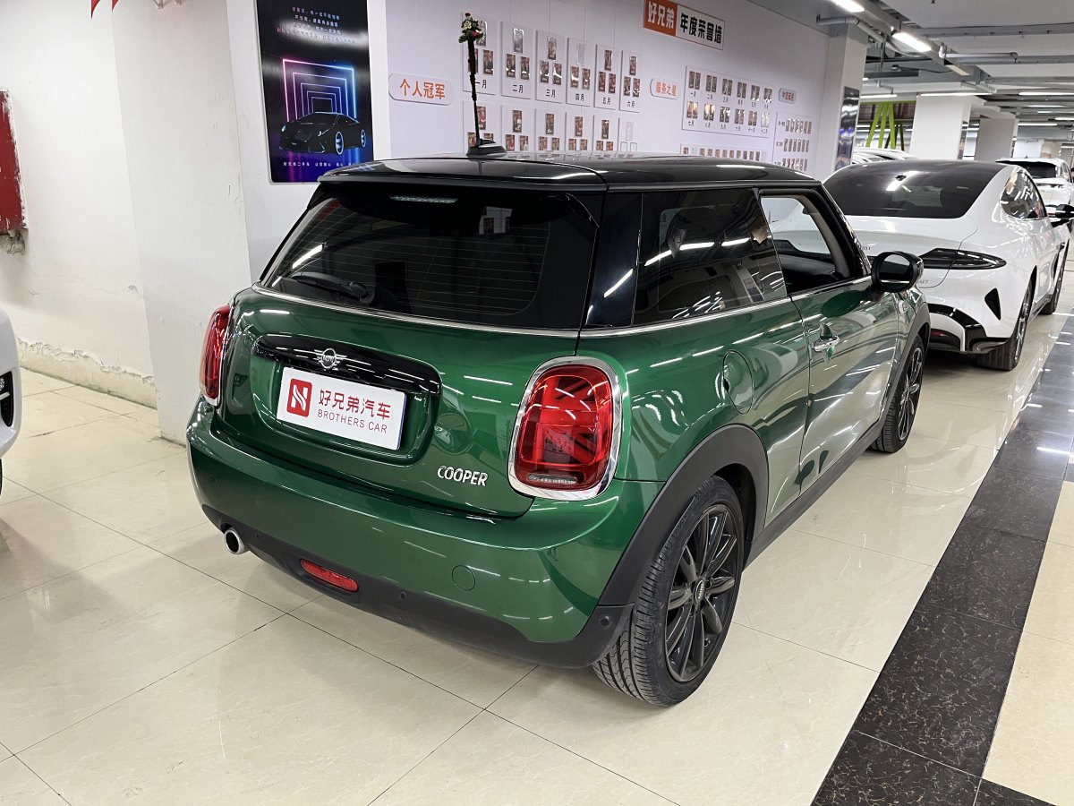 MINI MINI  2020款 1.5T COOPER 藝術(shù)家圖片