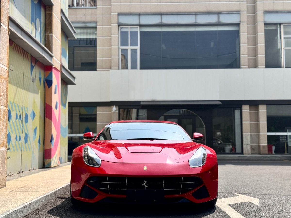 法拉利 F12berlinetta  2013款 6.3L 標準型圖片