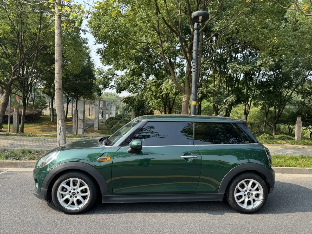 MINI MINI  2019款 1.5T COOPER 經(jīng)典派圖片