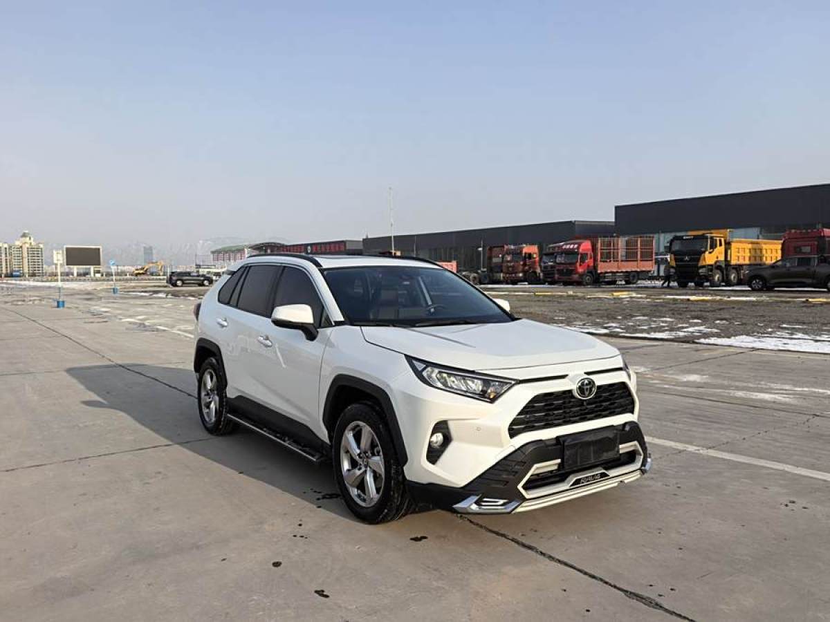 豐田 RAV4榮放  2022款 2.0L CVT兩驅(qū)風(fēng)尚Plus版圖片