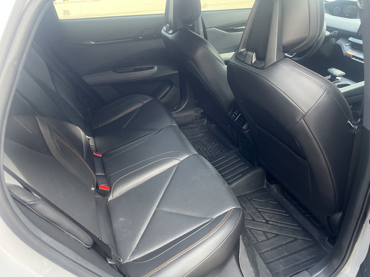 長安 長安UNI-V  2022款 1.5T 尊貴型圖片