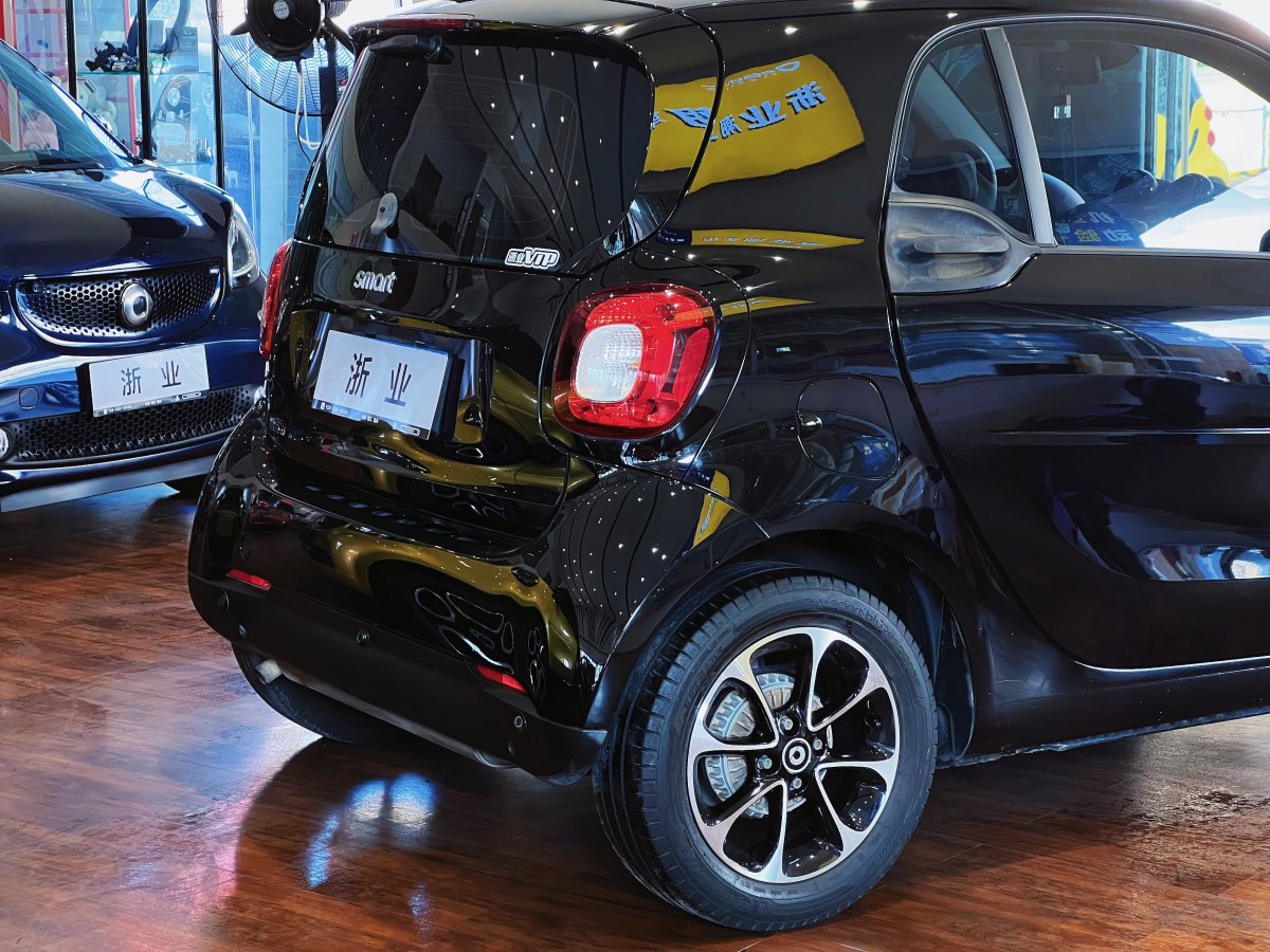 smart fortwo  2015款 1.0L 52千瓦硬頂激情版圖片