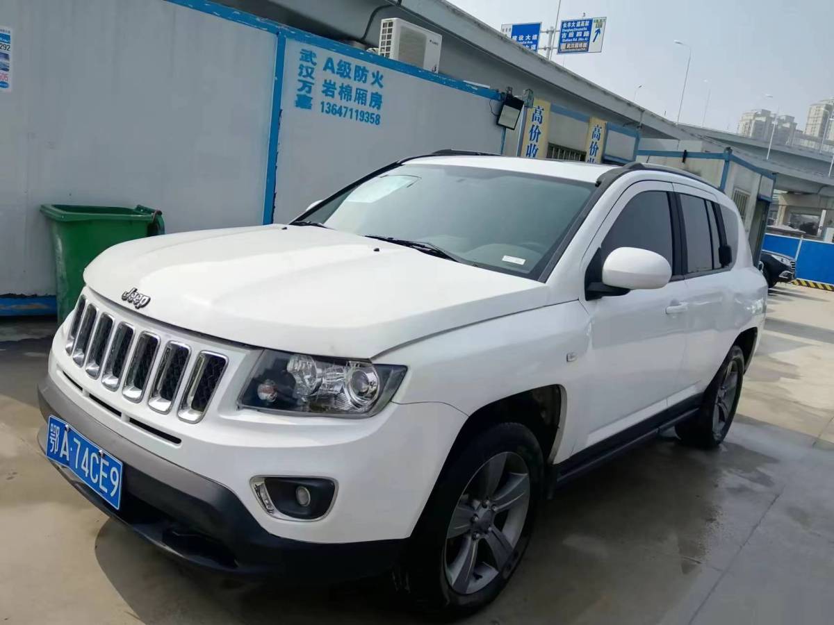 Jeep 指南者  2014款 改款 2.4L 四驅(qū)舒適版圖片