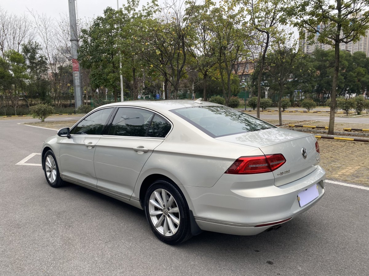 大眾 邁騰  2018款 330TSI DSG 領(lǐng)先型圖片