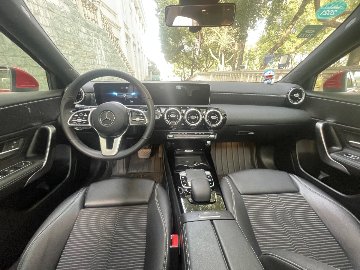 2019年8月奔驰 奔驰A级  2022款 改款 A 200 动感型