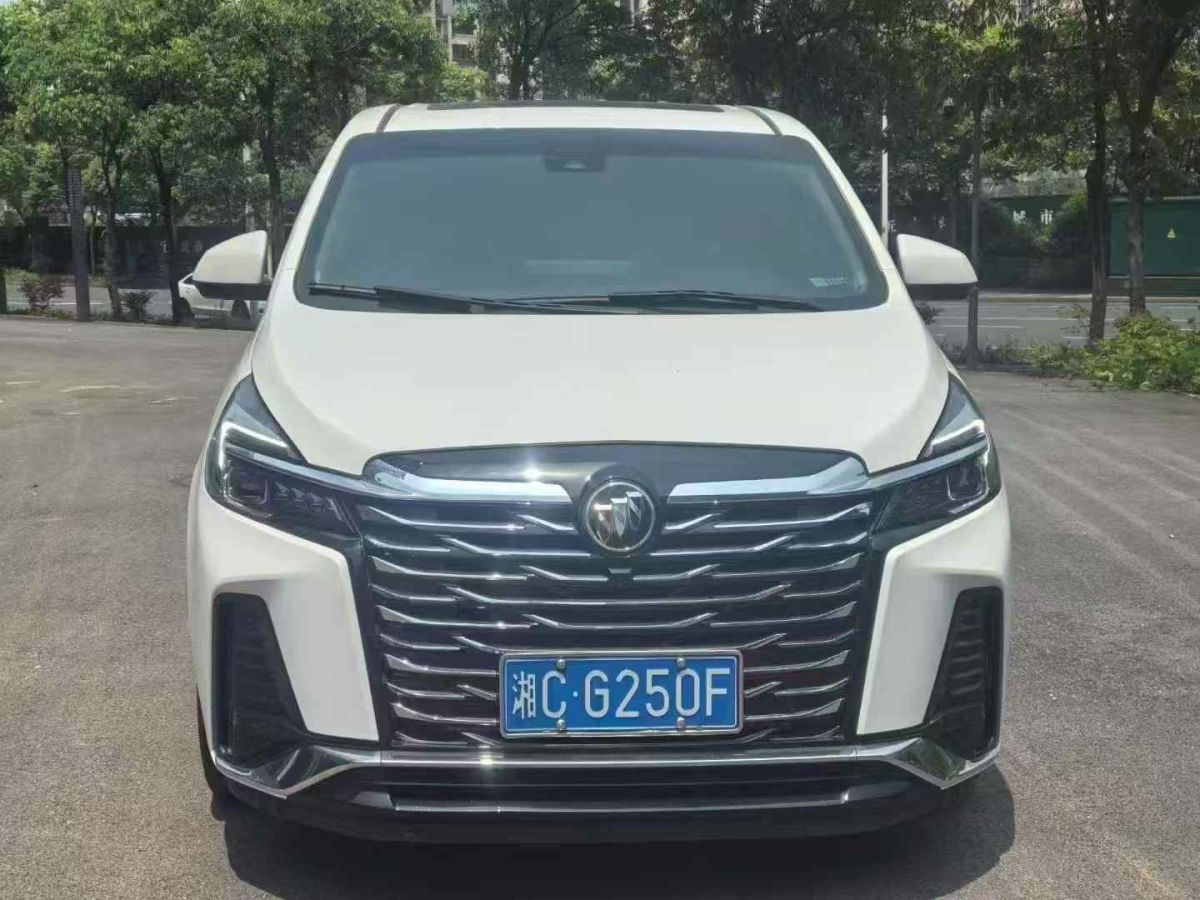 別克 GL8 圖片