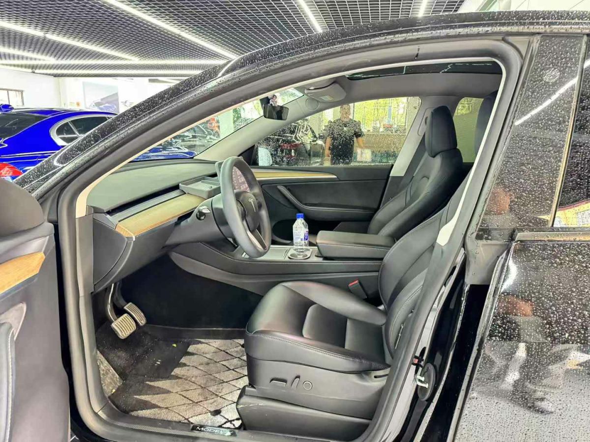 特斯拉 Model S  2023款 三電機(jī)全輪驅(qū)動 Plaid版圖片