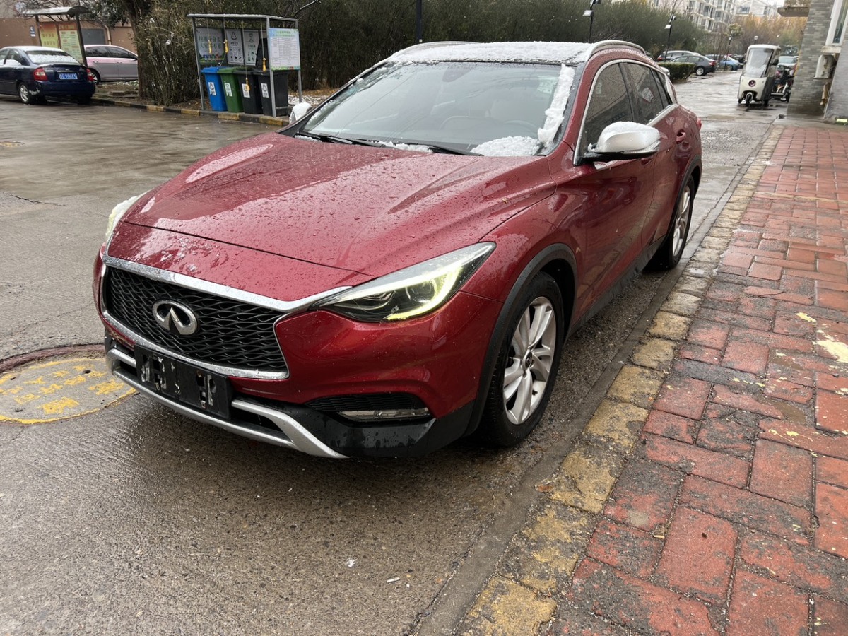 英菲尼迪 QX30  2017款 1.6T 兩驅極夜版圖片