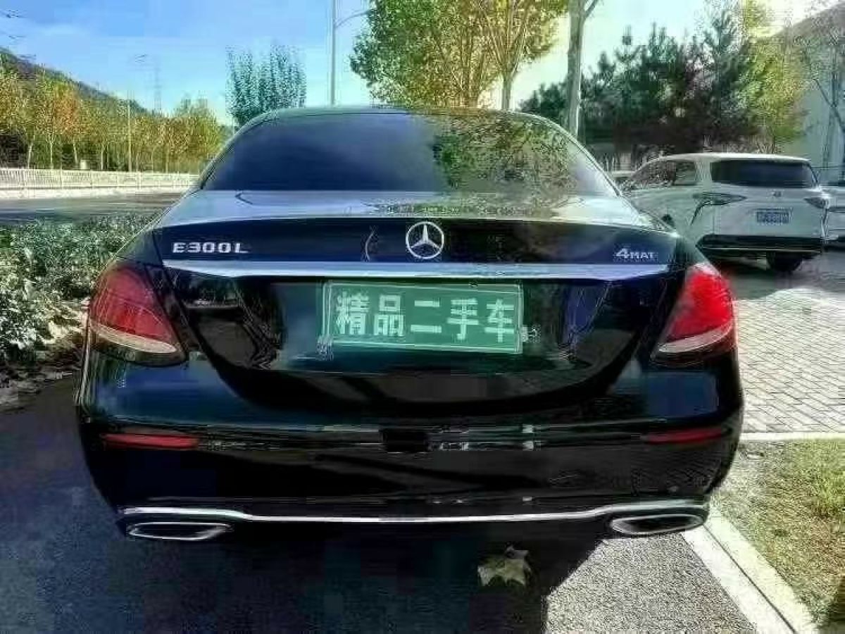 奔馳 奔馳A級  2019款  A 220 L 4MATIC 運動轎車圖片