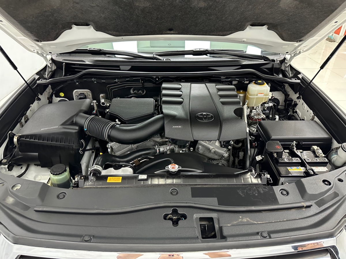 丰田 兰德酷路泽  2015款 4.0L V6 中东限量版图片