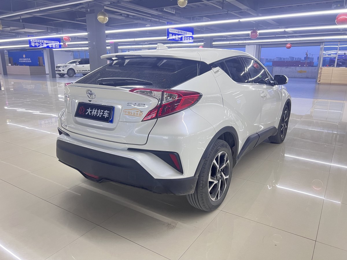 2020年10月丰田 C-HR  2020款 2.0L 领先版