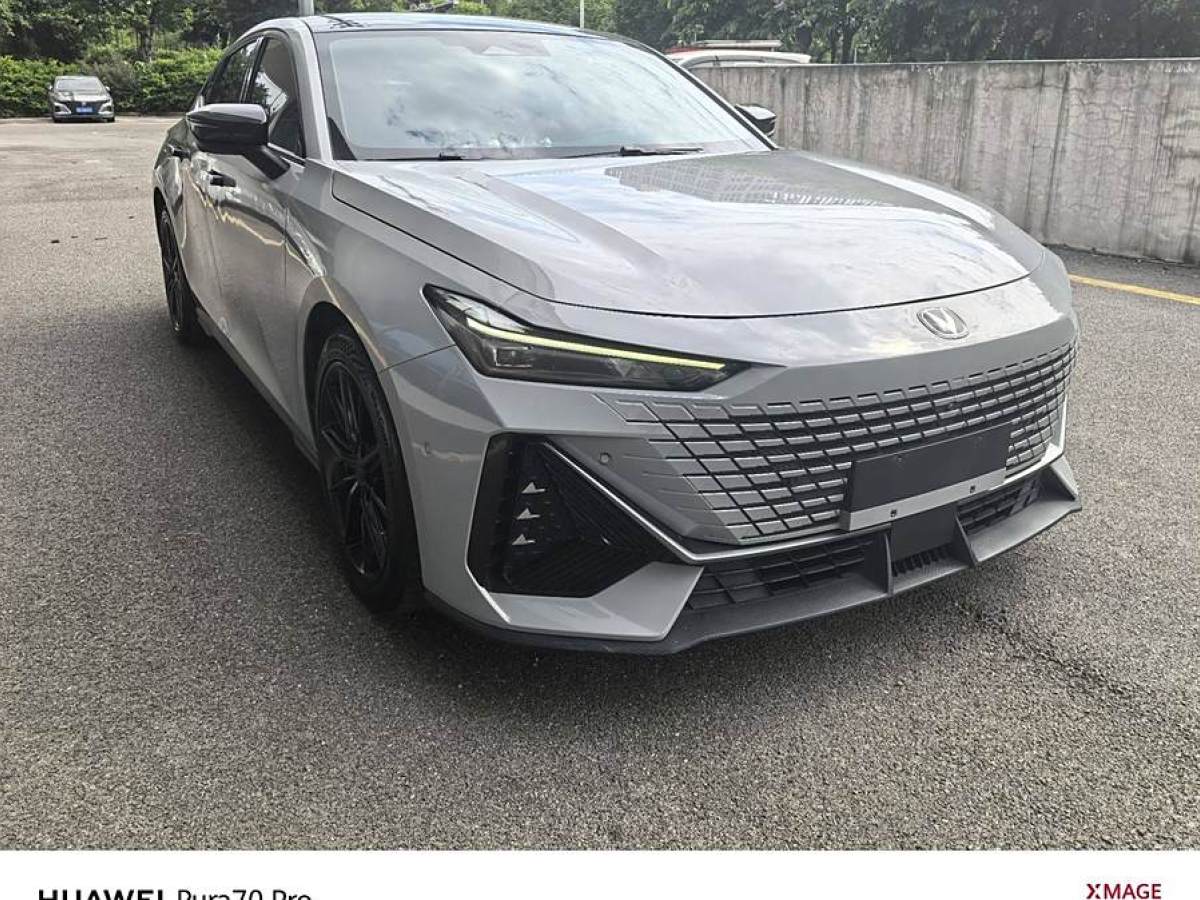 長(zhǎng)安 長(zhǎng)安UNI-V  2022款 1.5T 尊貴型圖片