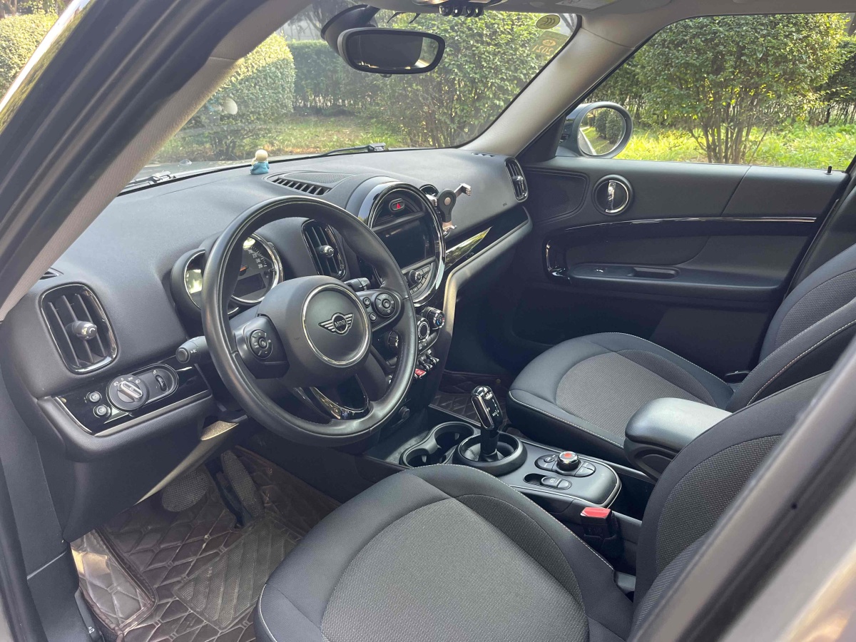 MINI COUNTRYMAN  2019款 1.5T COOPER 經(jīng)典派周末旅行版圖片