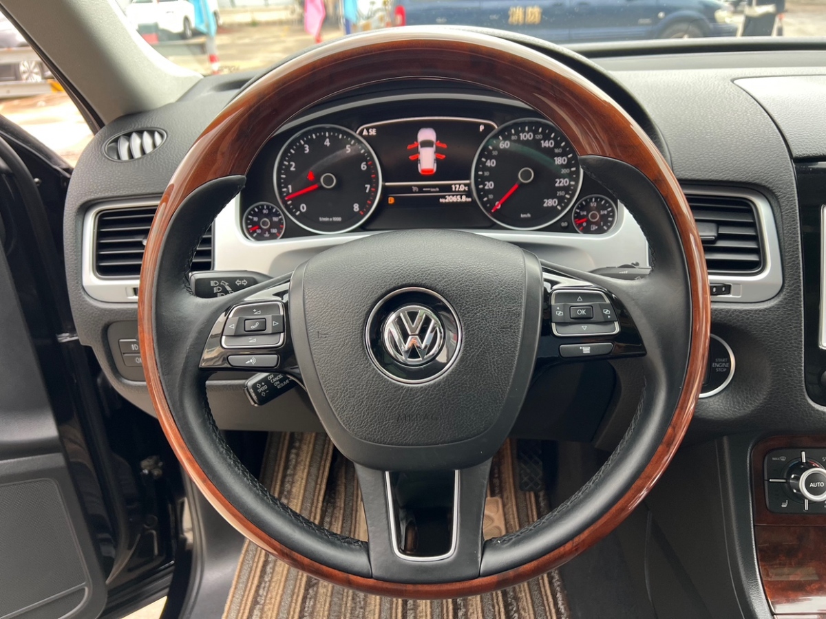 大眾 途銳  2015款 3.0TSI 高配型圖片