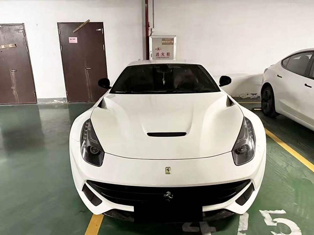 法拉利 F12berlinetta  2013款 6.3L 標(biāo)準(zhǔn)型圖片