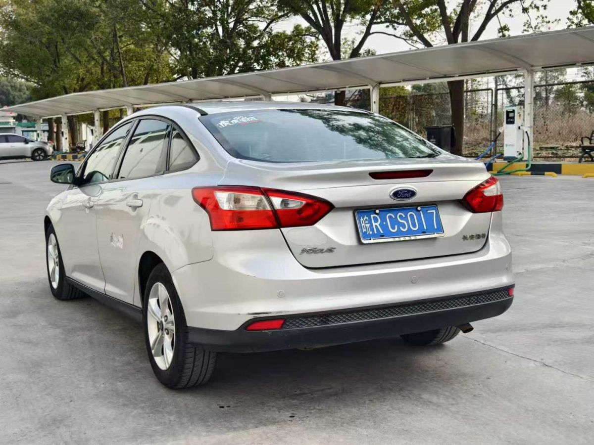 福特 ?？怂? 2013款 2.0T ST 標(biāo)準(zhǔn)版圖片