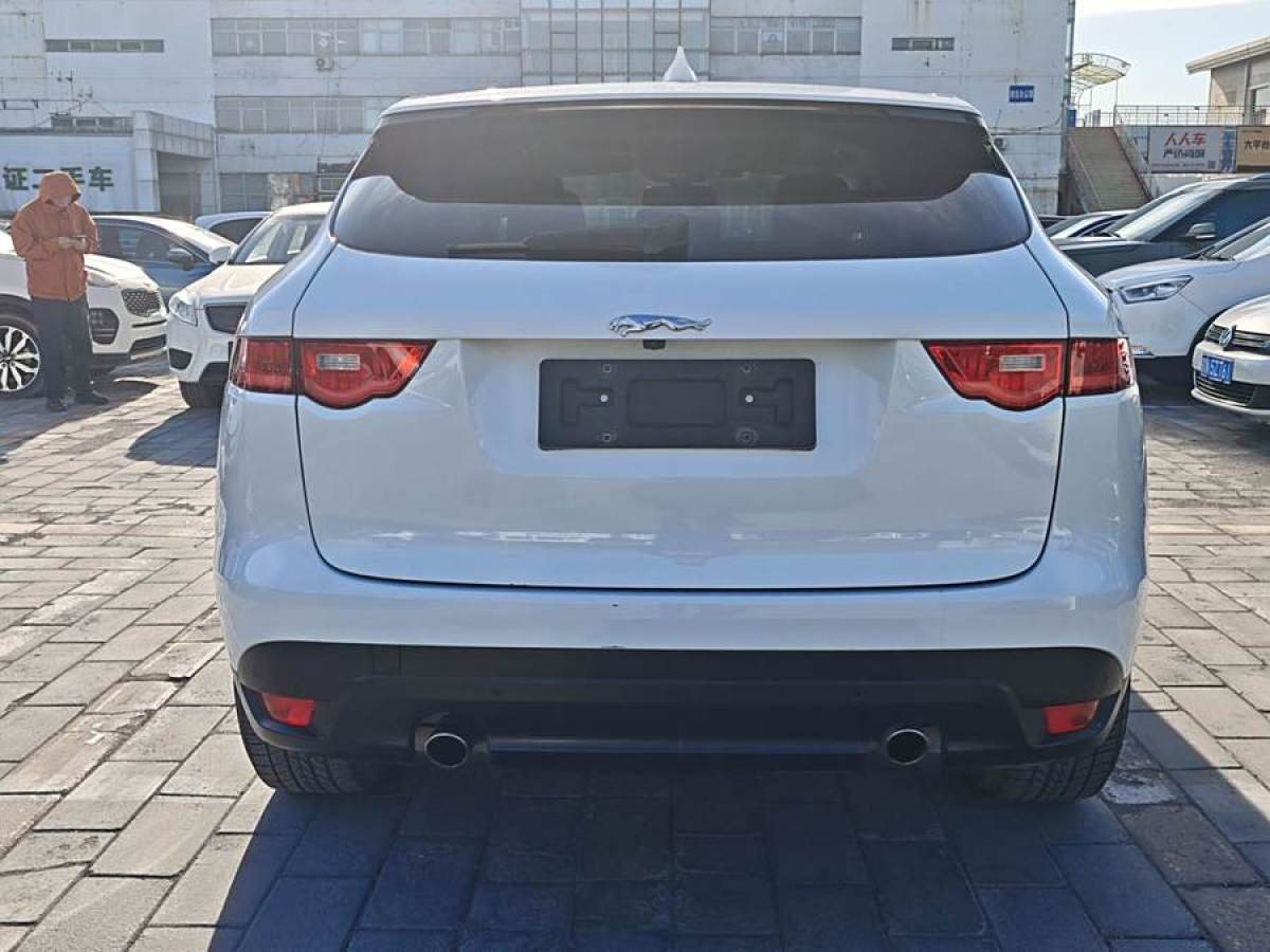 捷豹 F-PACE  2018款 2.0T 兩驅(qū)都市尊享版圖片