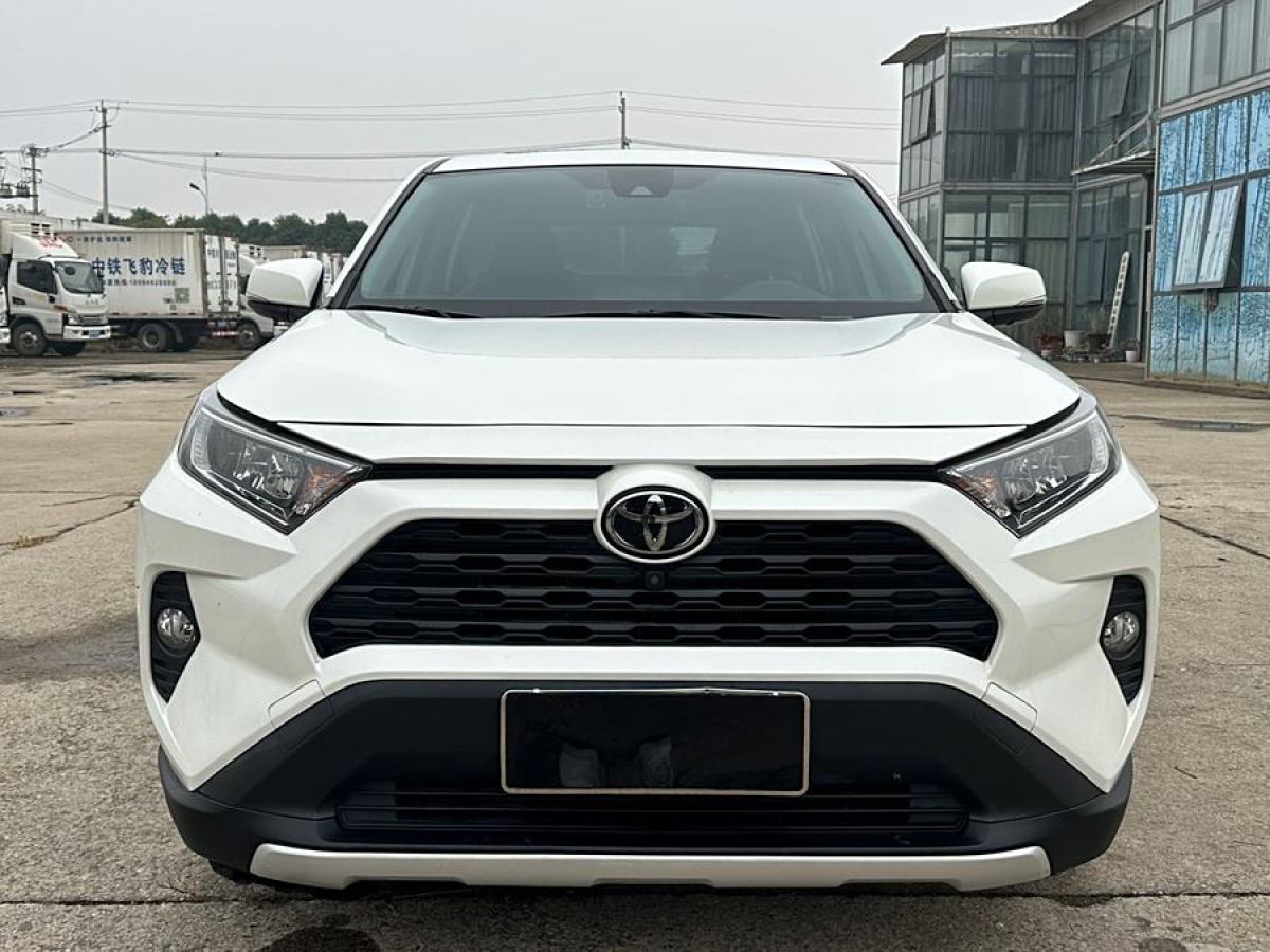 豐田 RAV4榮放  2020款 2.0L CVT兩驅(qū)風(fēng)尚PLUS版圖片