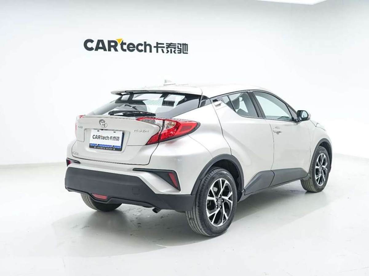 豐田 C-HR  2020款 2.0L 領(lǐng)先版圖片