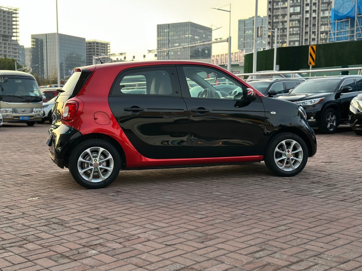 smart forfour  2018款 1.0L 52千瓦靈動版圖片