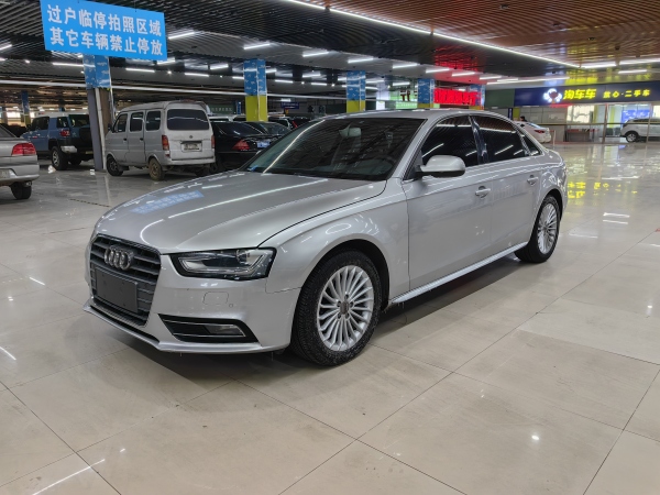 奥迪 奥迪A4L  2015款 35 TFSI 自动舒适型