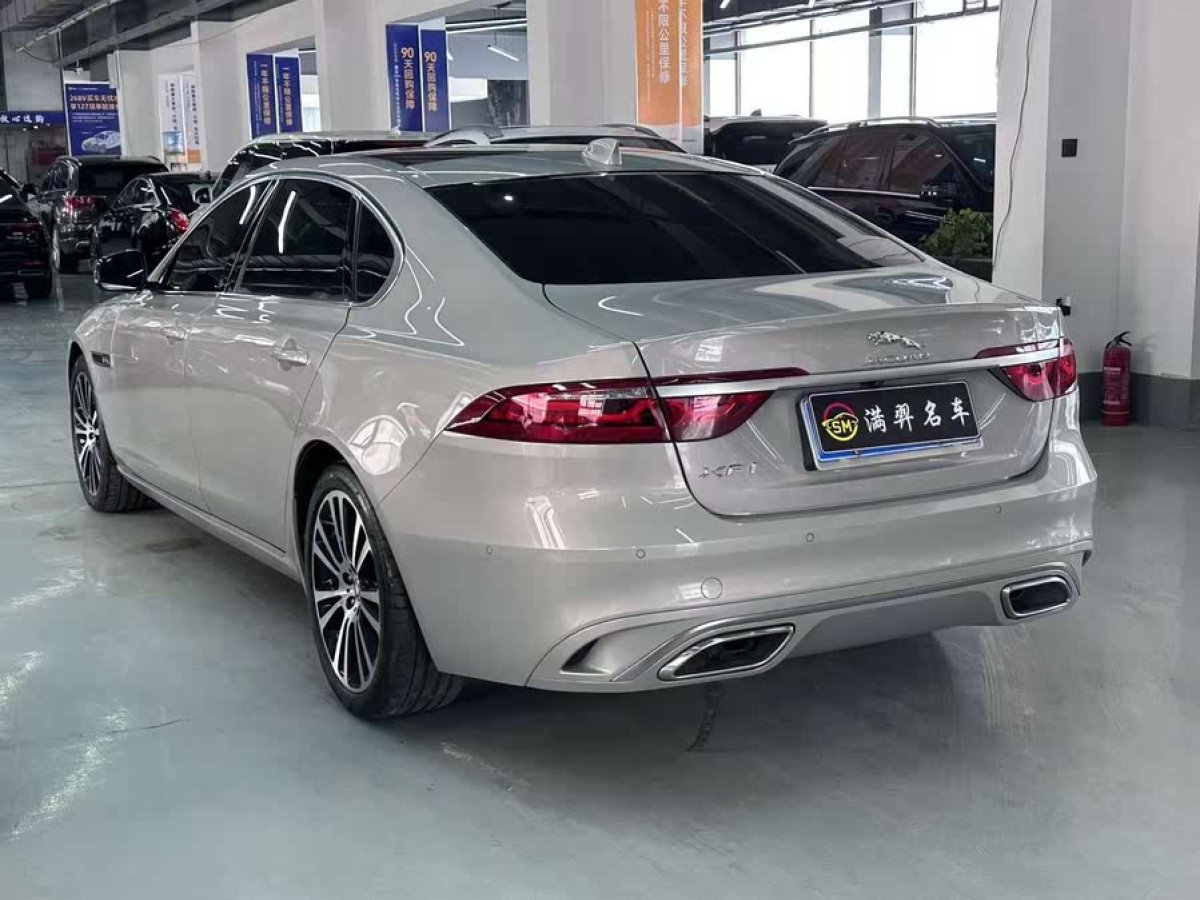 捷豹 XFL  2022款 XFL 2.0T P250 兩驅(qū)尊享豪華版圖片