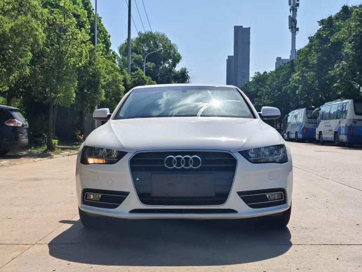奧迪 奧迪A4L  2013款 30 TFSI 手動(dòng)舒適型圖片