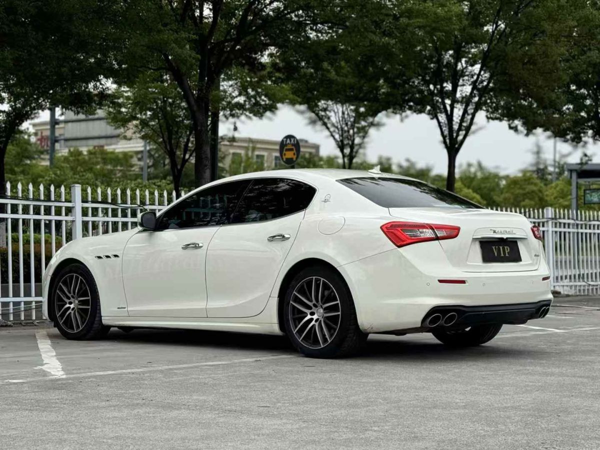 瑪莎拉蒂 Ghibli  2019款  3.0T 350Hp 標(biāo)準(zhǔn)版圖片