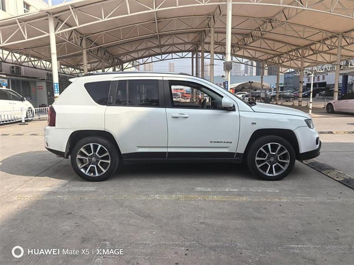 Jeep 指南者  2014款 改款 2.4L 四驅(qū)豪華導(dǎo)航版圖片