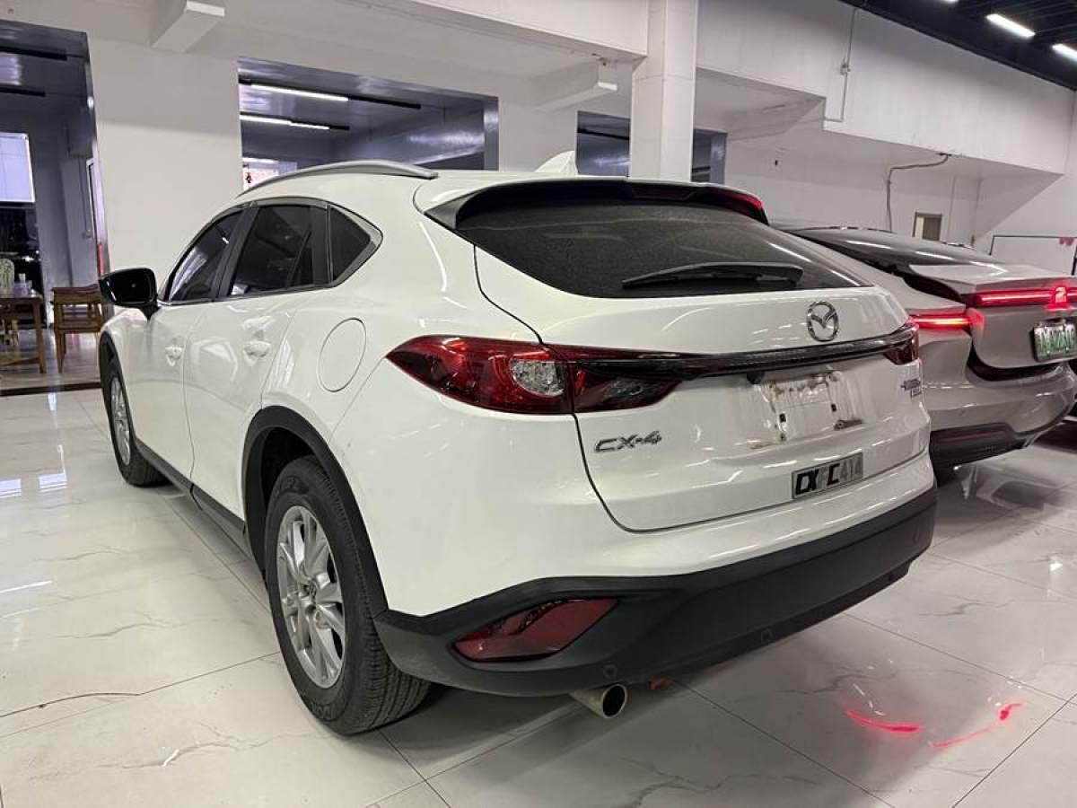 馬自達(dá) CX-4  2018款 2.0L 自動兩驅(qū)藍(lán)天品位版圖片