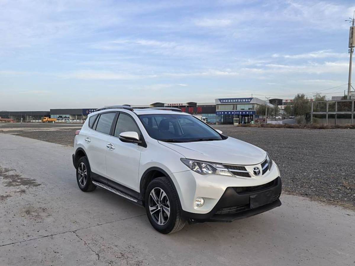 豐田 RAV4榮放  2015款 2.0L CVT兩驅(qū)風(fēng)尚版圖片