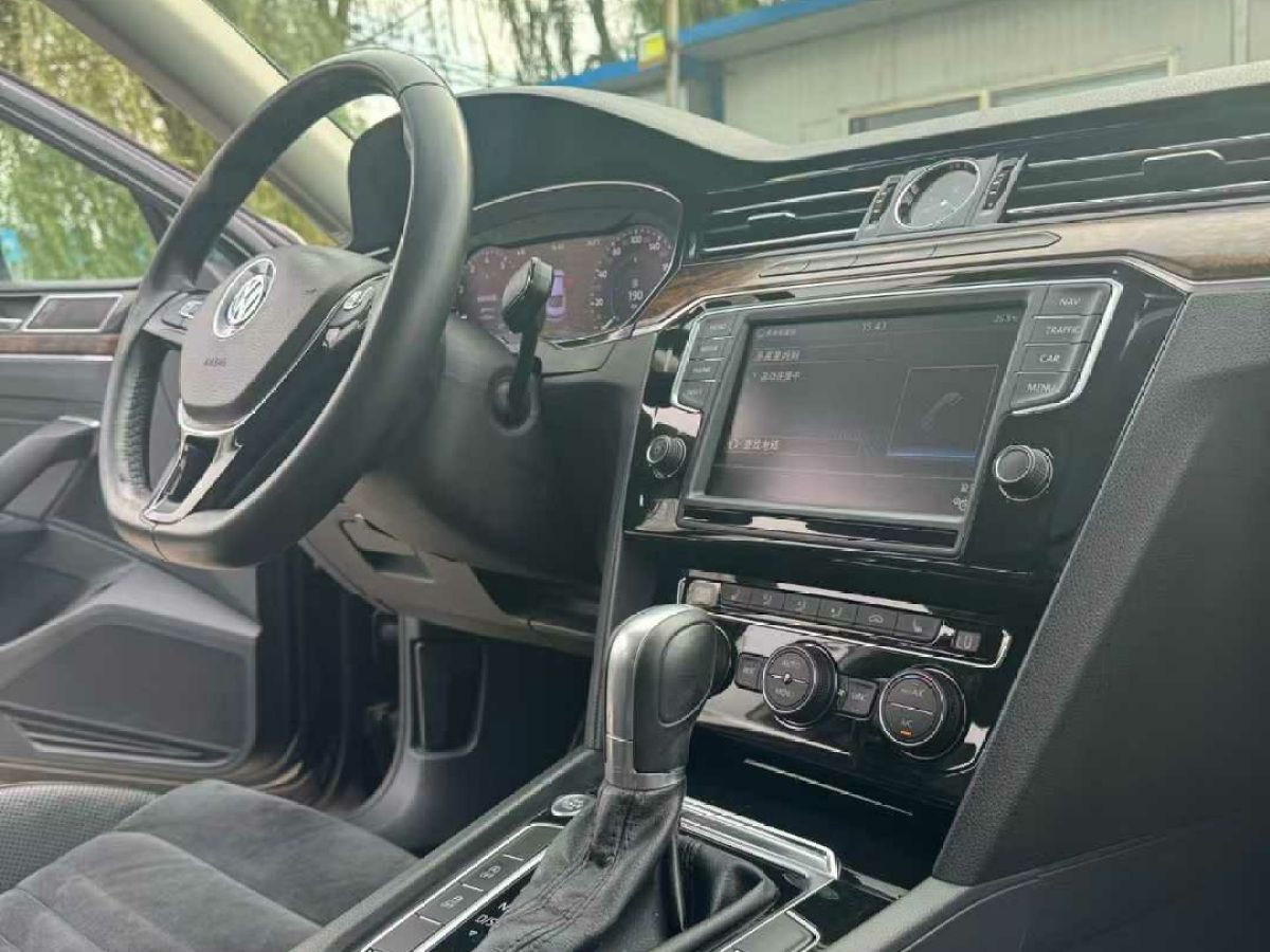大眾 邁騰  2017款 280TSI DSG 領(lǐng)先型圖片